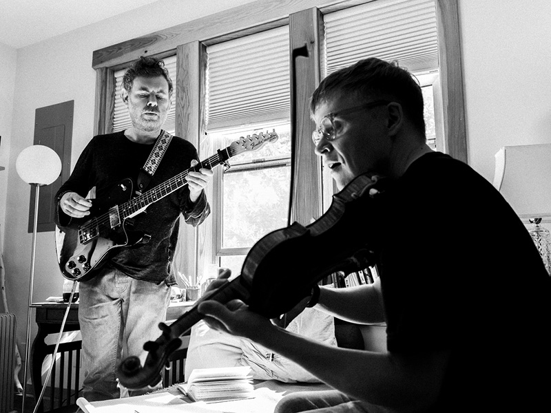 Pekka Kuusisto & Gabriel Kahane. Photo by Sam Gehrke.